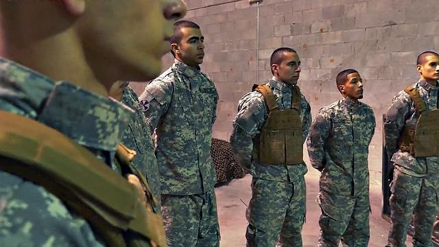 Cockriding army guy fucked in anal hole by nasty stud