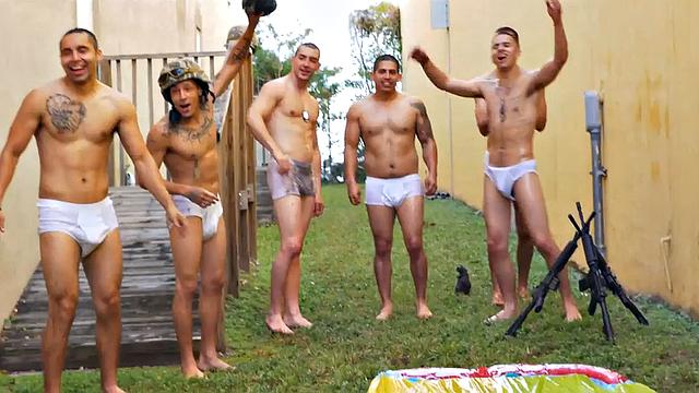 Cockriding army guy fucked in anal hole by nasty stud