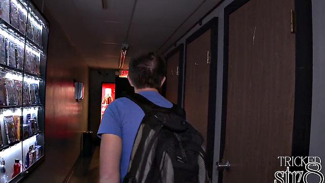 Amateur fooled in gloryhole