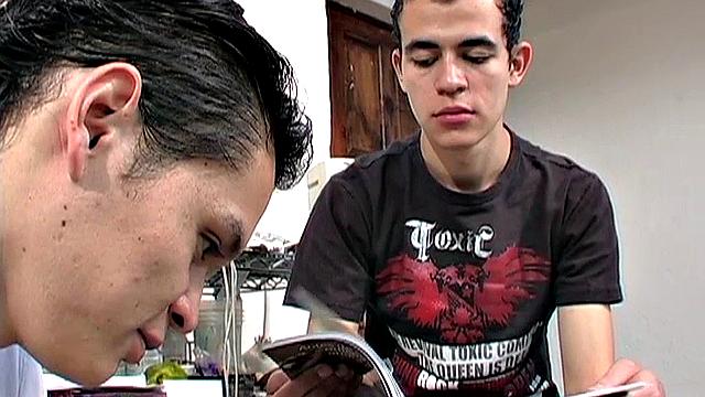 Дамьян жестко трахается с Аланом без презерватива, не сдерживая страсть и желания к латинскому телу.