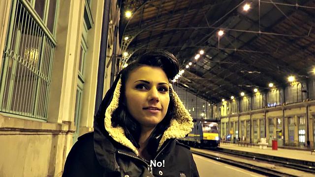 Brunette Caprice Sucks Like a Star