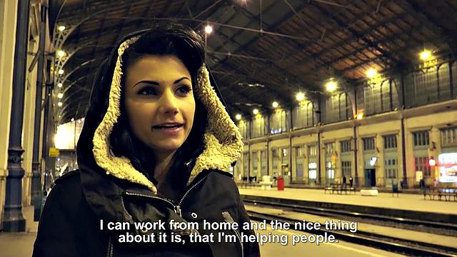 Brunette Caprice Sucks Like a Star