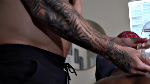 IR Spiderman cosplay barebacked by athletic jock