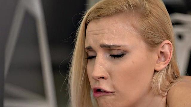 Analtoyed petite dyke pussyeaten and fingered in threesome