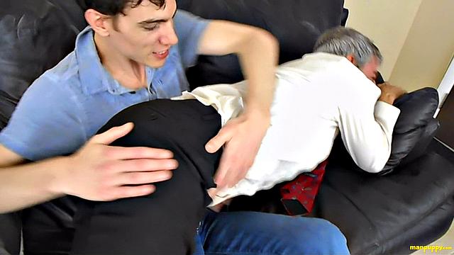Шлёпают терапевта! - Айден Валентайн и Ричард Леннокс