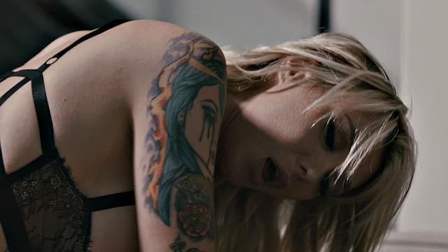 Trans goddess bareback in interracial duo after blowjob