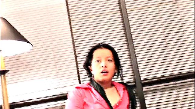 Petite hottie Diana masturbates