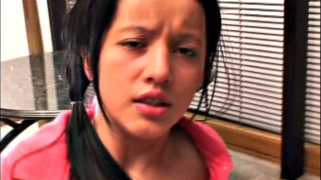 Petite hottie Diana masturbates