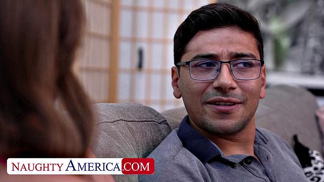 Кэти Макс шутит: с годами оральчик только лучше становится, даже не спорьте со зрелой дамой!