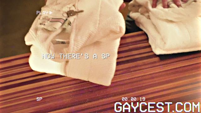 смотри как накачанные мужики трахают без резинки