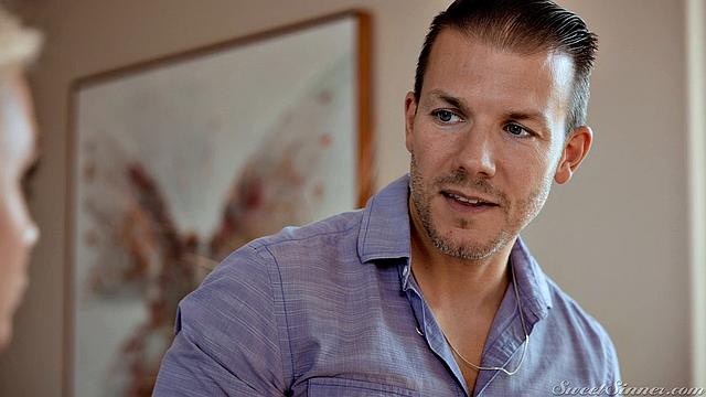 Горячий секс с изменой: Addison Vodka страстно трахается с Codey Steele в офисе и спальне