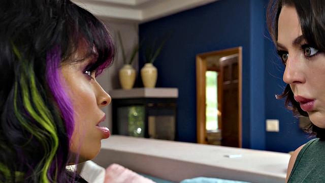 Wild Sorority Babes Whitney Wright, Bella Rolland, & Karen Have Wild Threesome