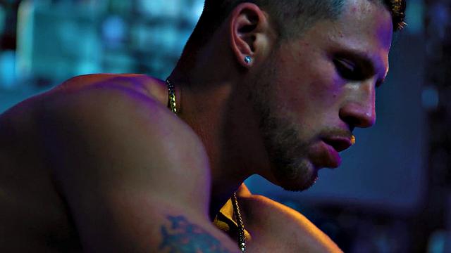 Horny Twink Fucked By Hunk Stranger - Roman Todd, Theo Brady - Nextdoorraw