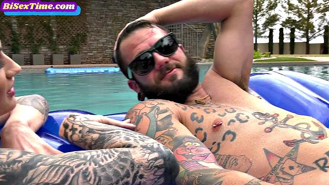 Stunning ink bae in bi 3some