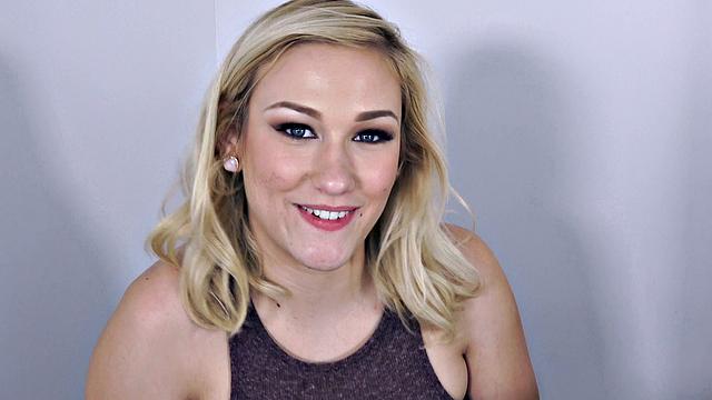 Dick sucking by Miss Daisy