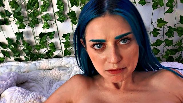 Jewelz Has Breakfast