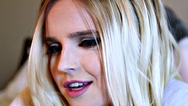 Codi Vore, busty cam girl