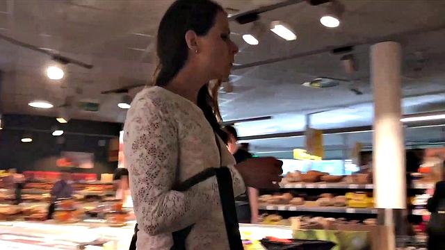 Redheaded MILF Karolina