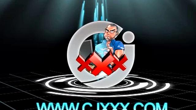 жефф медленно дрочит, накал страсти, сперма брызжет мощно