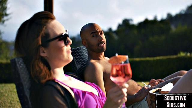 Hairycunt babe gets pounded by BF