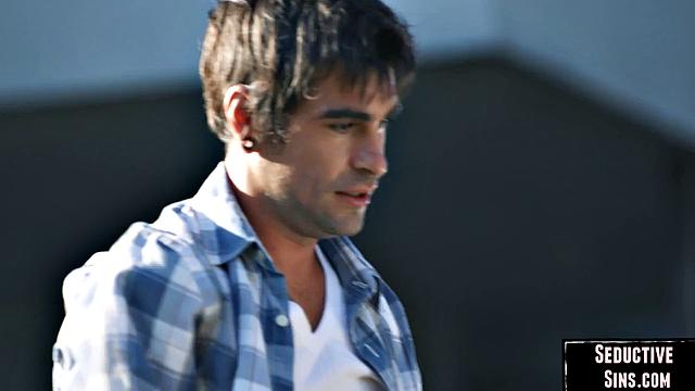 Hairycunt babe gets pounded by BF