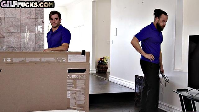 Cokchungry granny pounded by 2 guys