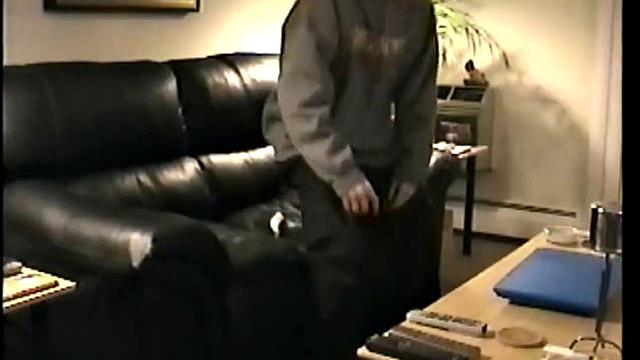 Кори решил проверить, кто дольше выдержит дрочку и не рассмеется - угадай, кто проиграл?