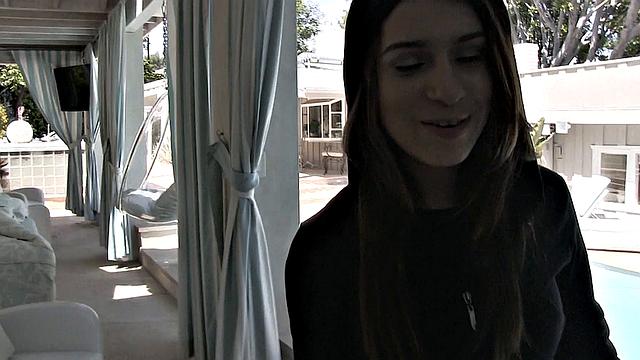 три девушки грабят дом, соседка трахают их двойным дилдо