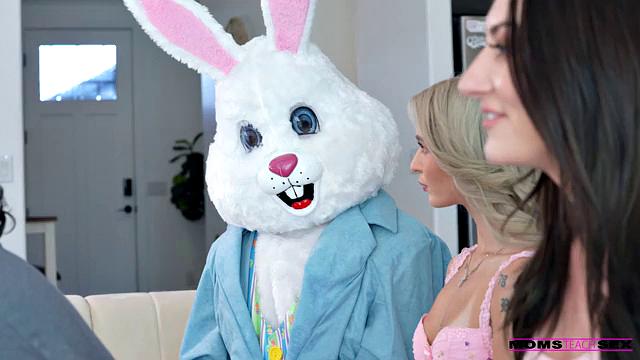 Easter Sex with Stepmom and Stepsis - S23:E8