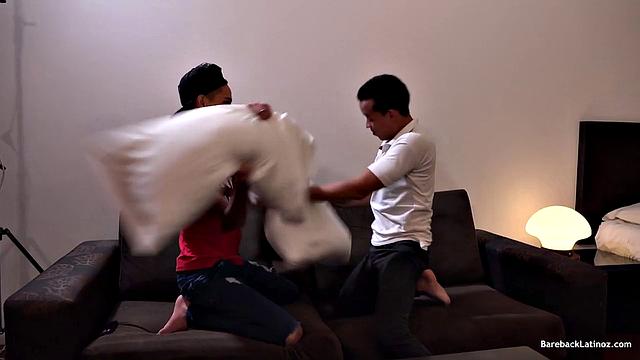 Томми и Джорджо жарко трахаются без резинки - кто сдается первым?