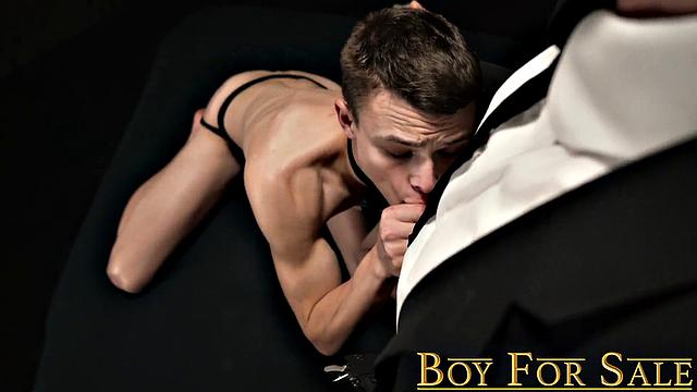 THE BOY AUSTIN Chapter 14 - Merchandise