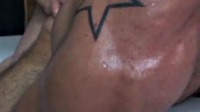 Amateur German jock with tattoos assfucked by BF