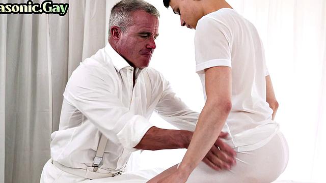 Gaydaddy Mason barebacks oiled twink with body