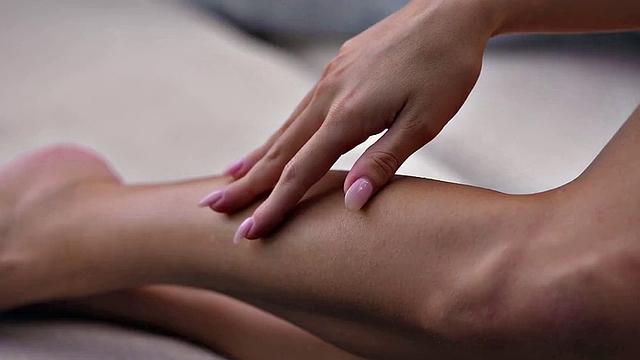 21 SEXTURY - Horny Girl Candee Licious Gets Ass Fucked To Start The Day