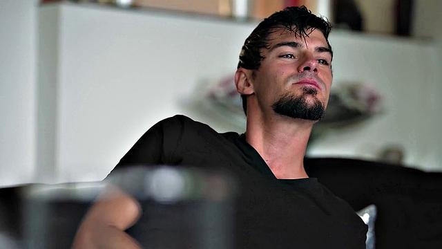 21 SEXTURY - Horny Girl Candee Licious Gets Ass Fucked To Start The Day