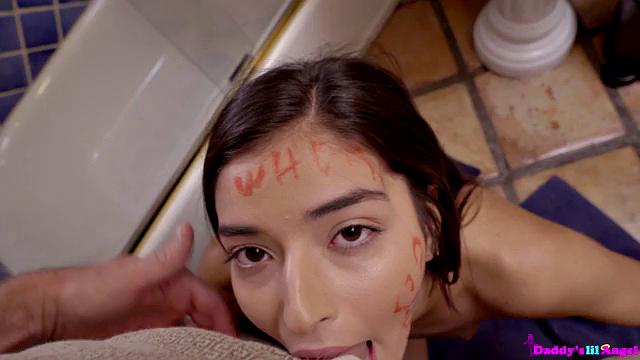 Эмили Уиллис шутит, а потом идёт анальный секс за бабки и хорошее настроение