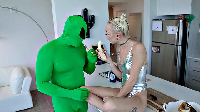 Pussy Raid On Area 51