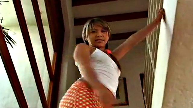 Little Bree puts on a show and masturbates