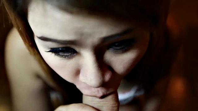 Smooth-Sucking Asian Beauty