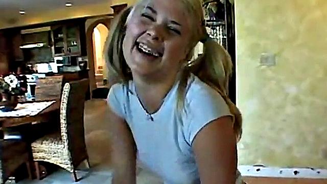 Summer Eats out Horny Lez