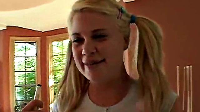 Summer Eats out Horny Lez