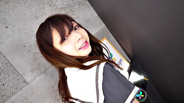 юми кавай забыла про скромность и бельё на балконе