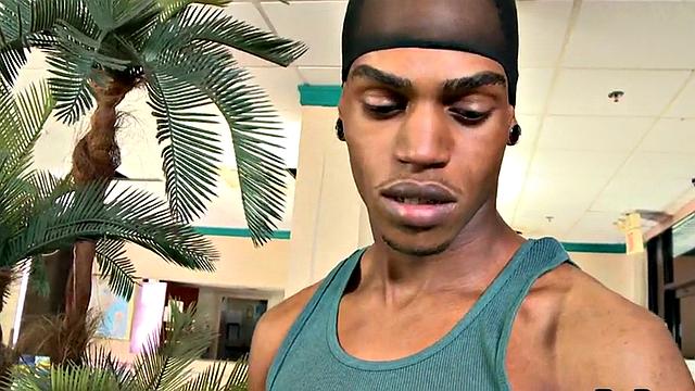 Real Nubian thug fucked at home by white top for cash