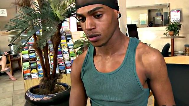 Real Nubian thug fucked at home by white top for cash