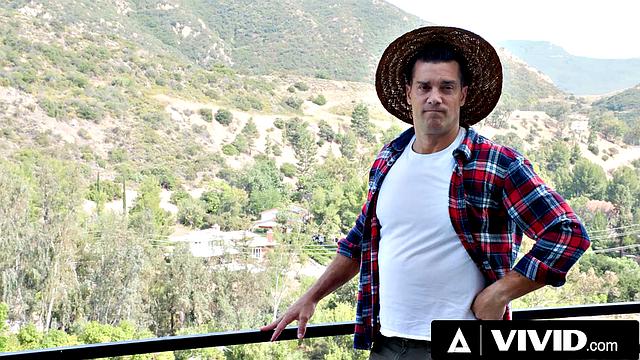 VIVID - Stepdaughter Penelope Kay Gets Railed By Gardener While Watches