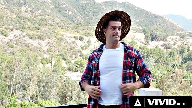 VIVID - Stepdaughter Penelope Kay Gets Railed By Gardener While Watches