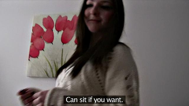 эми уайт орет от кайфа, когда ее жестко трахает огромный член