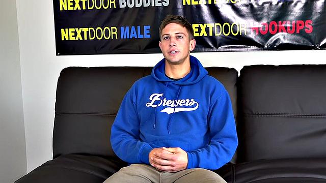 Amateur jock jerks on casting after interview