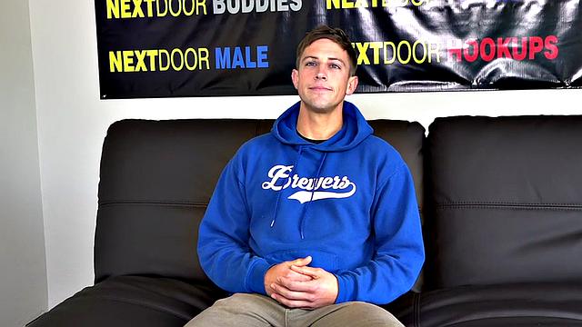 Amateur jock jerks on casting after interview