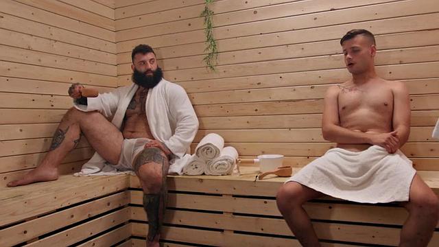 Sexy anal guy fucked by big white dick while riding